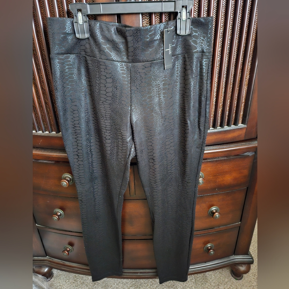 Tahari Faux Leather Snake Print Leggings L NWT